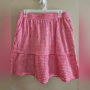 Lands End red and white plaid skirt in size M
